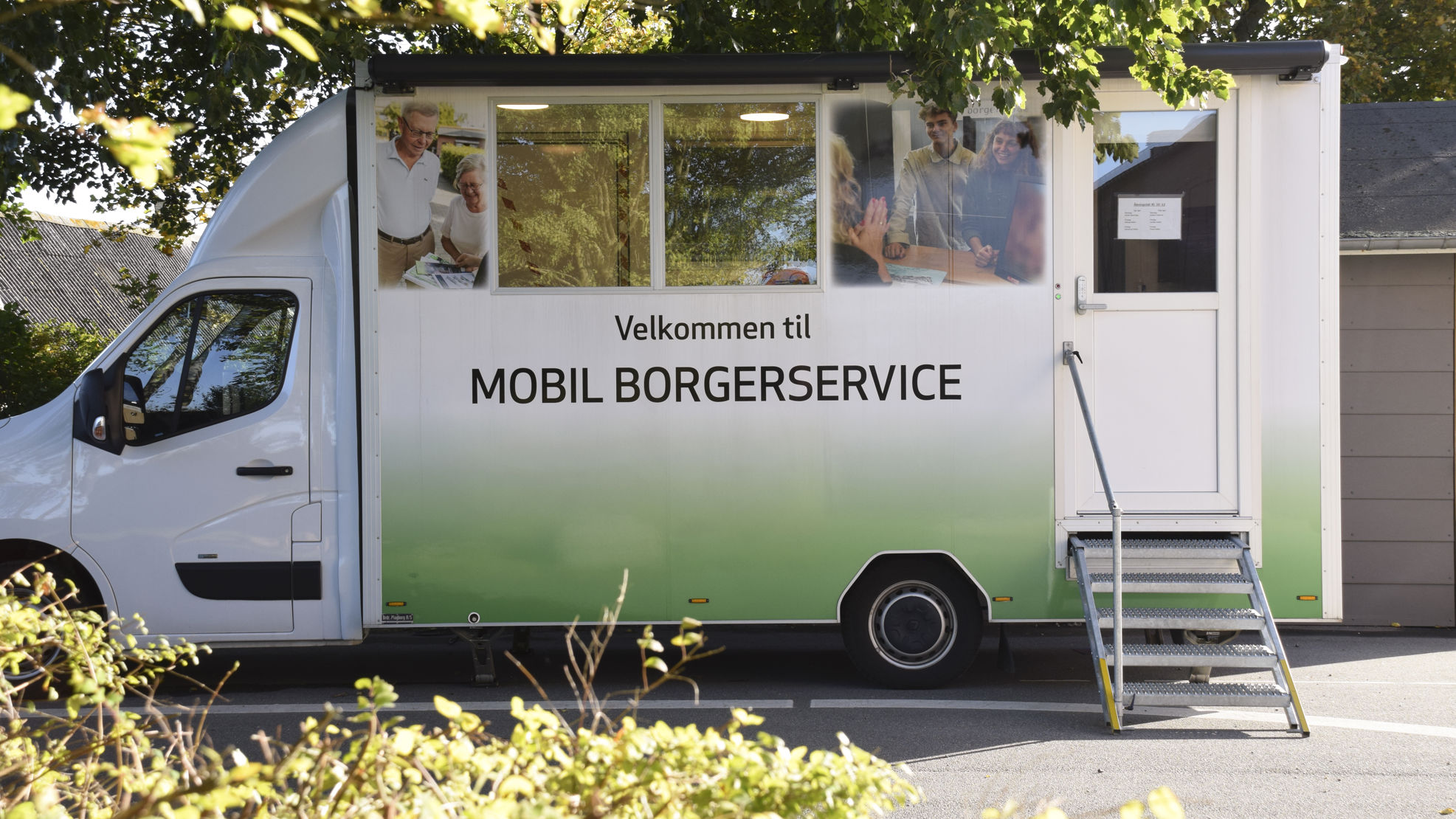 Mobil borgerservice vognen set fra siden