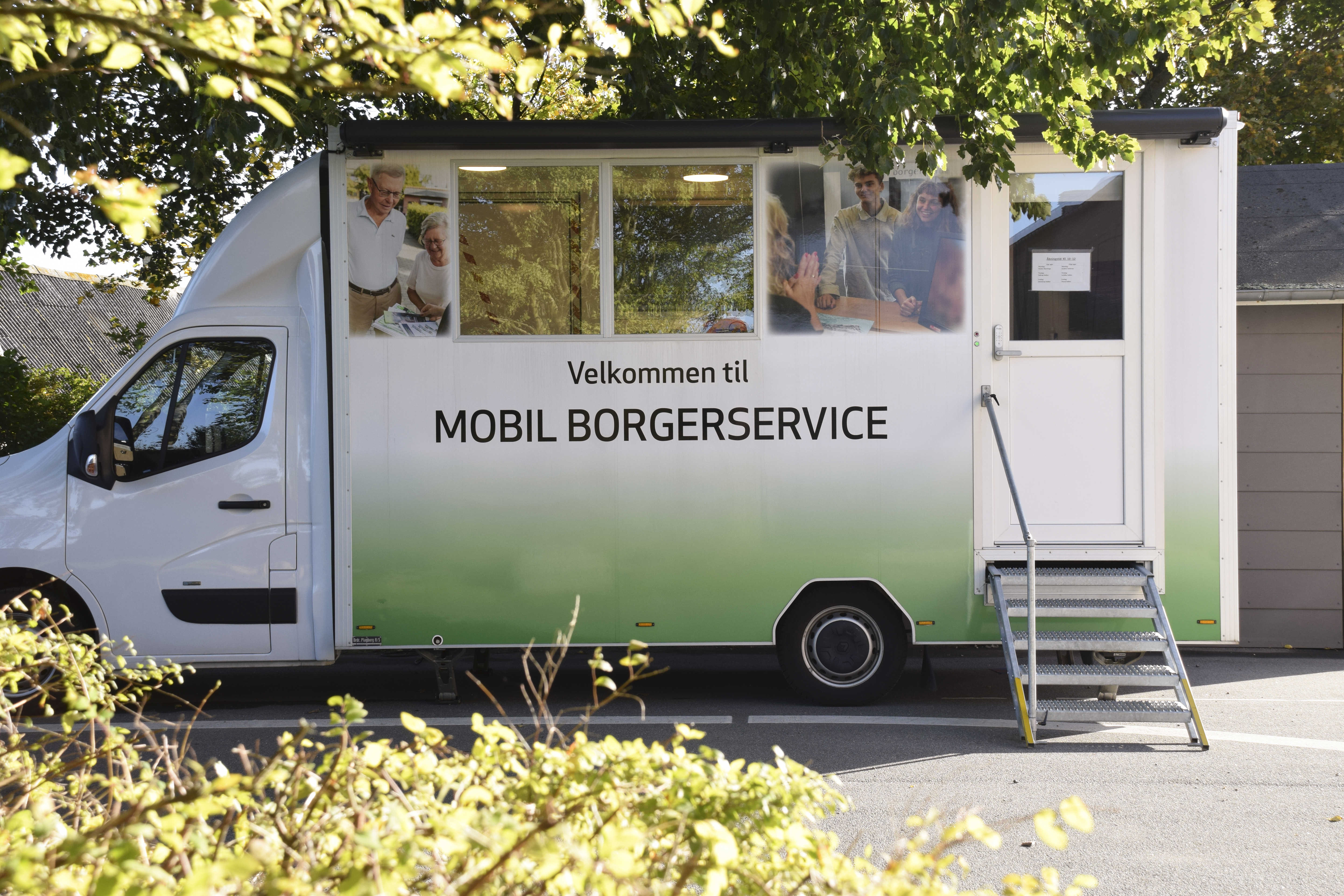 Mobil borgerservice vognen set fra siden